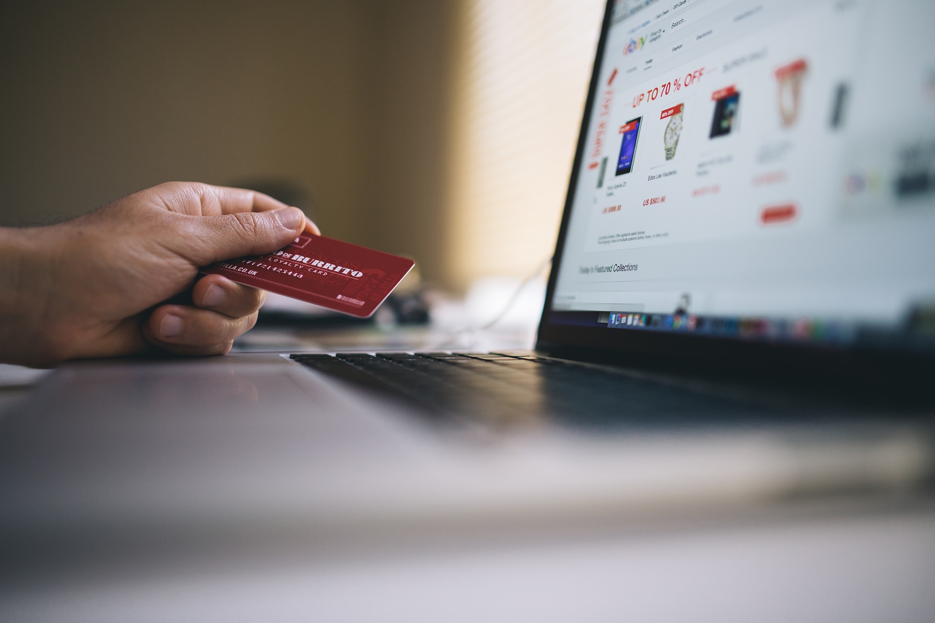 Top E-commerce Trends that will shape online shopping experience in 2022